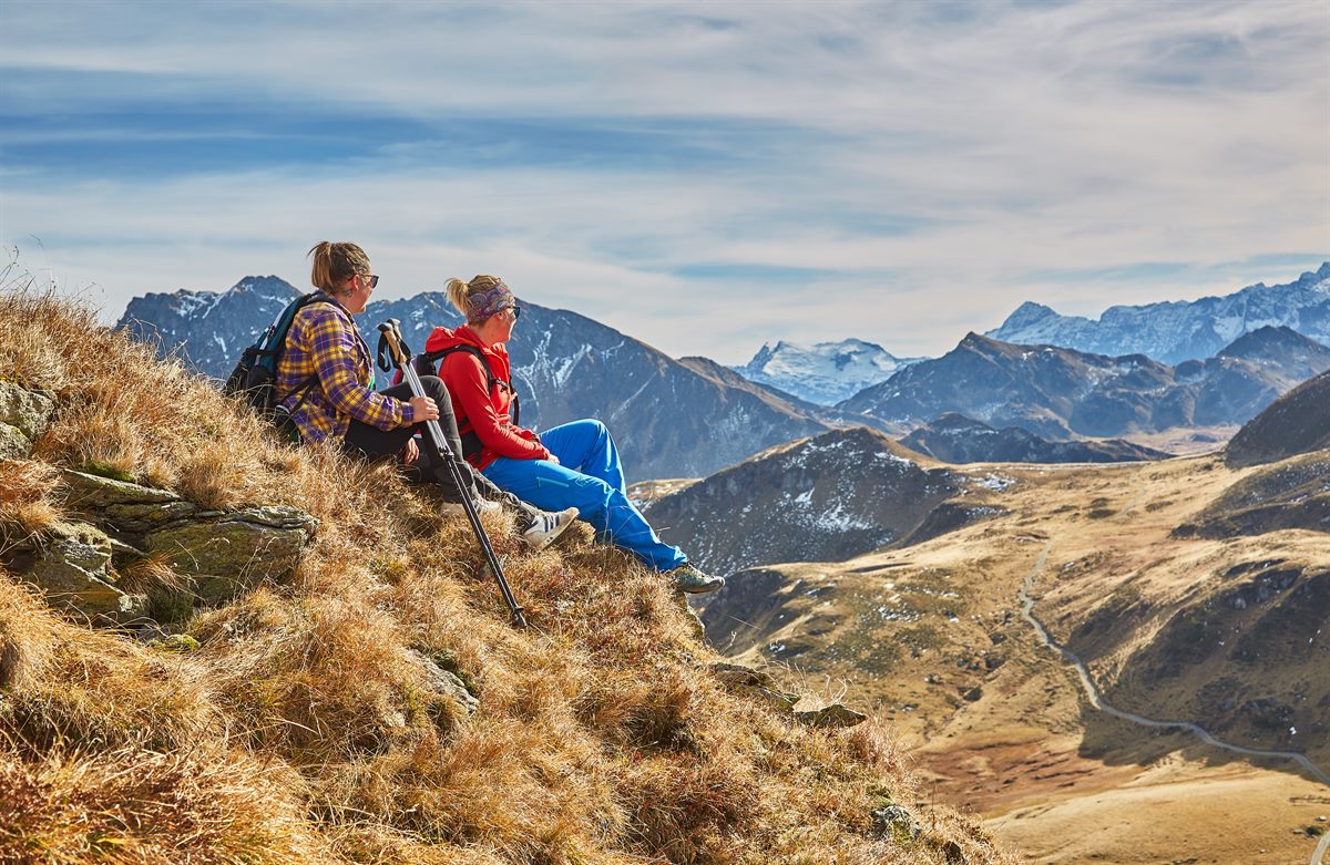 Hikers on the Home of Lässig Walk in Saalbach Hinterglemm