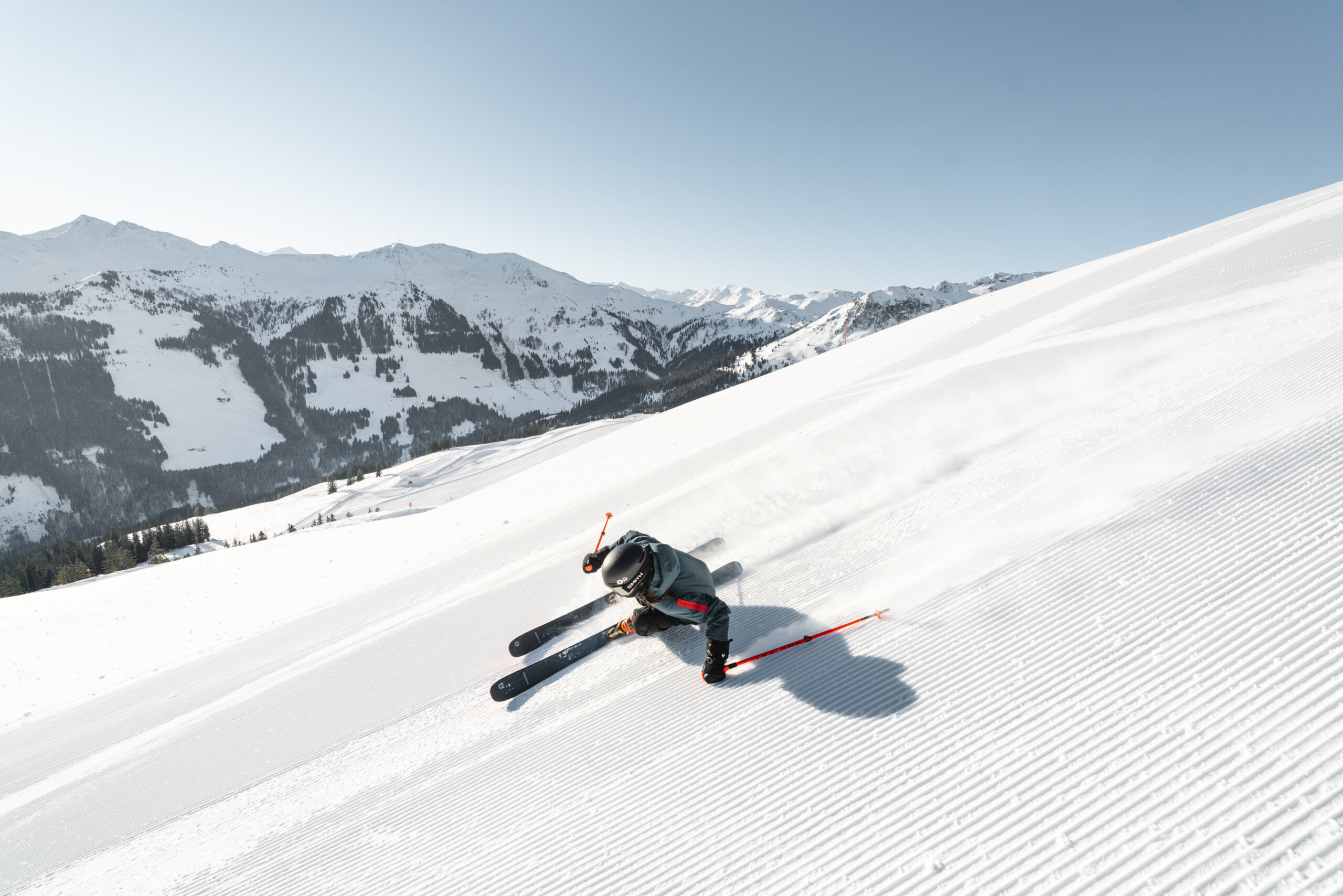 Freshly groomed morning slopes in the Skicircus Saalbach Hinterglemm