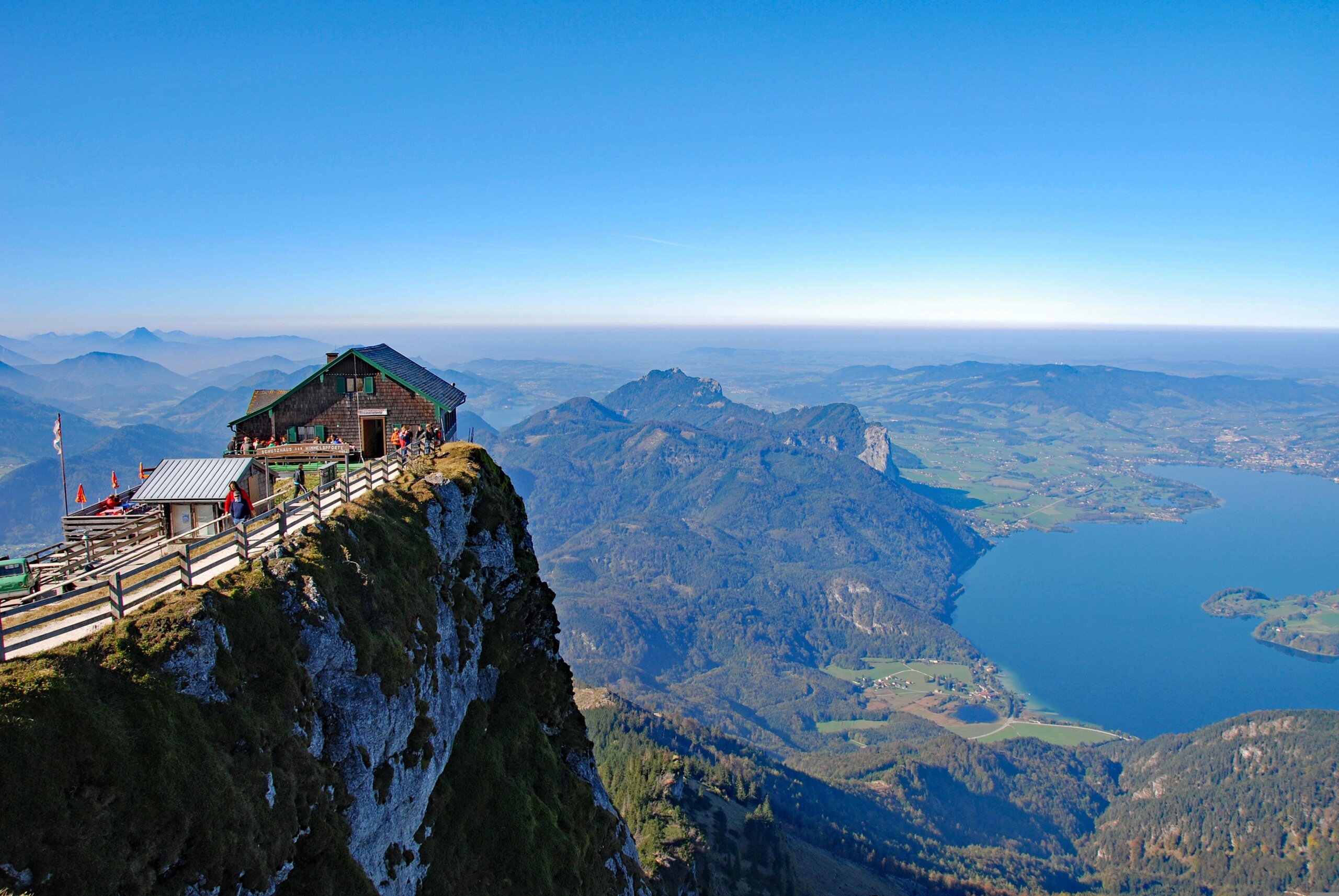 Mountain hut on the Schafberg summit with views over the Salzkammergut lakes